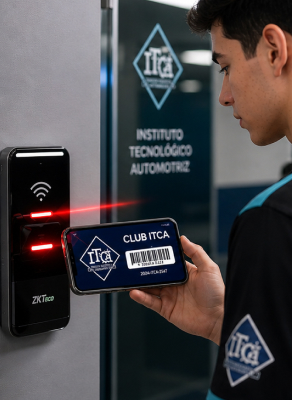 Persona sosteniendo un celular mostrando credencial