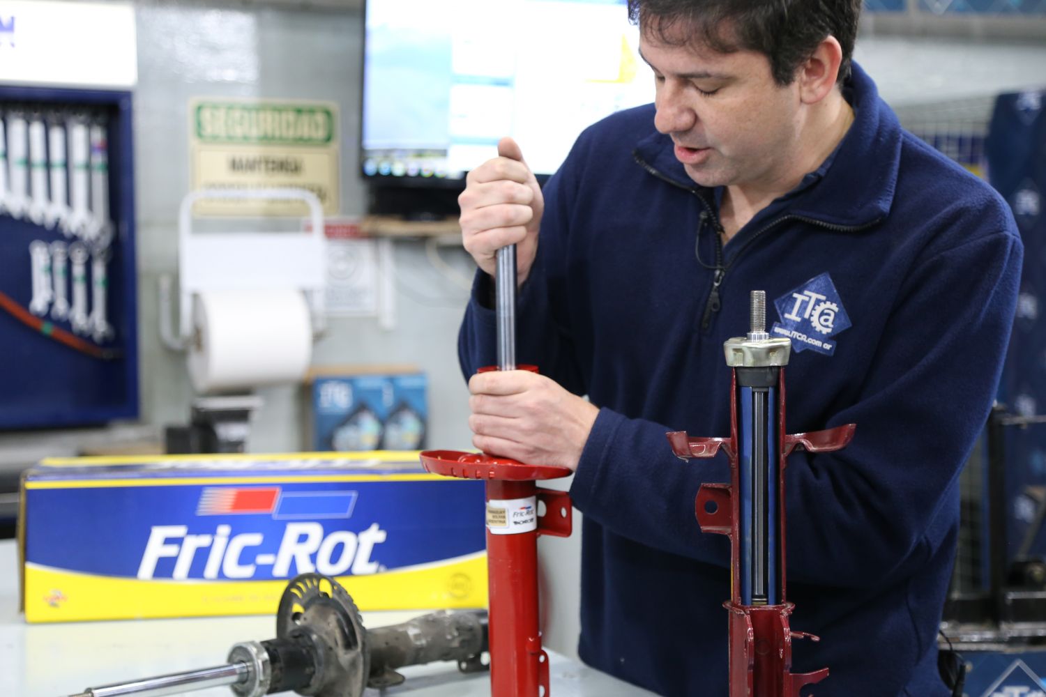 Video junto a Fric-Rot y Autoextreme para la señal El Garage