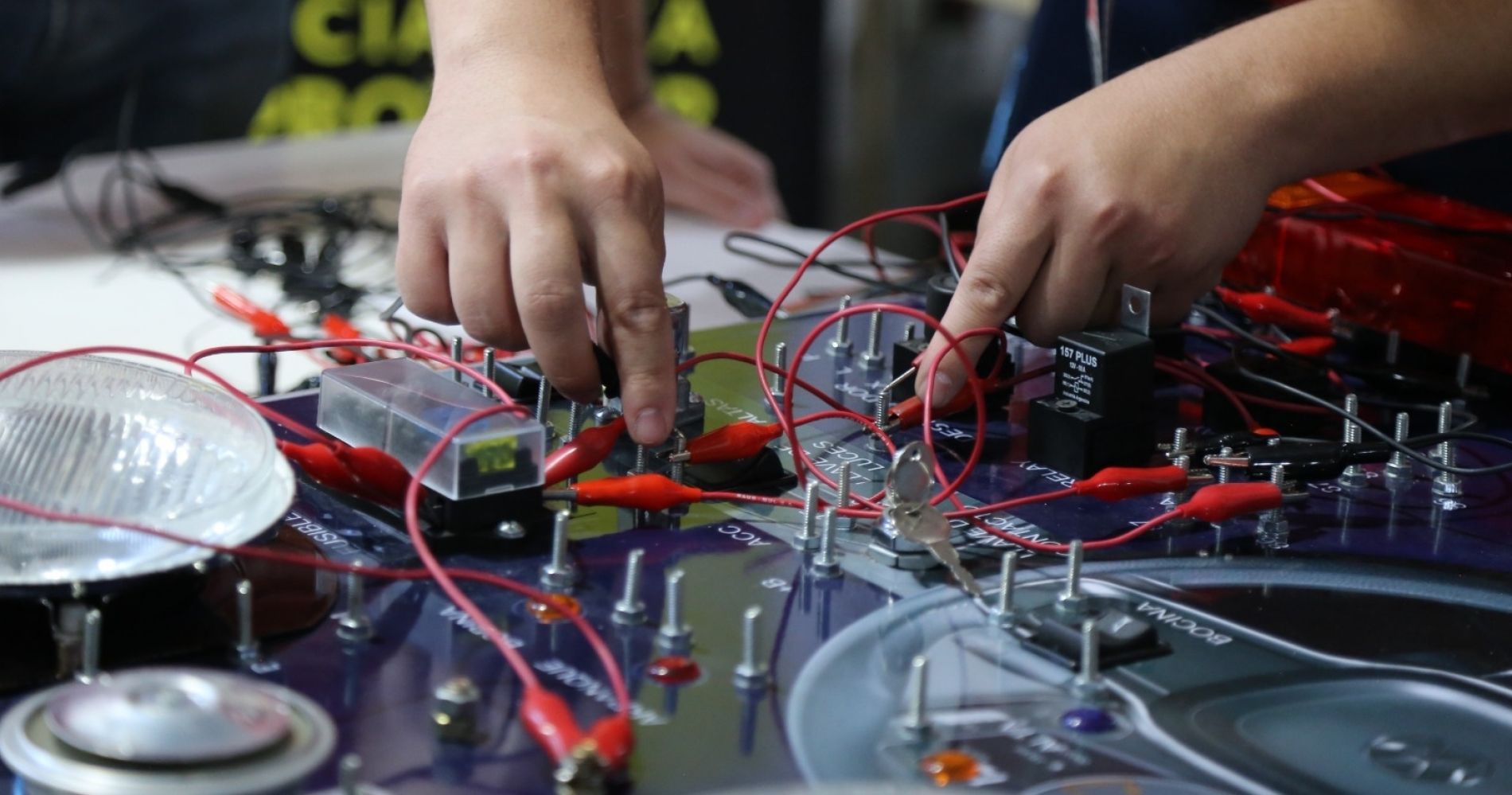  “La Evolución de la Mecánica Automotriz" Desafíos y Oportunidades para los Técnicos 