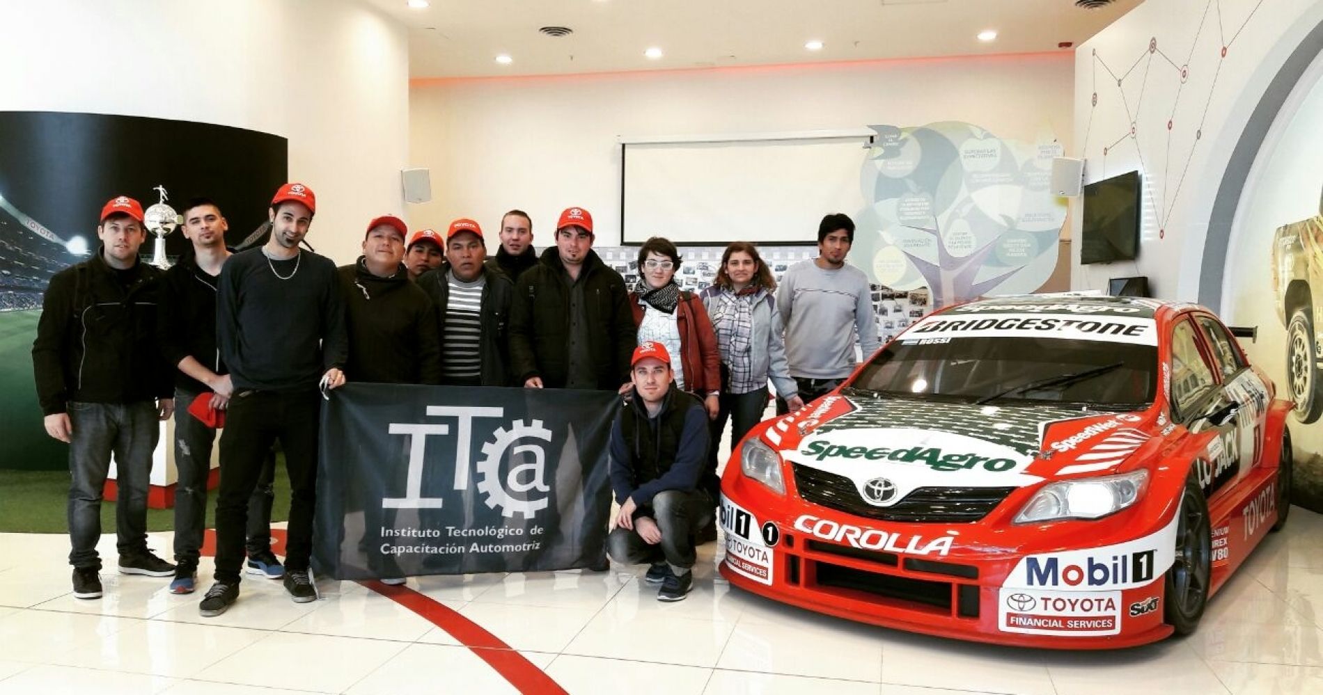 Visita de estudiantes a TOYOTA ARGENTINA