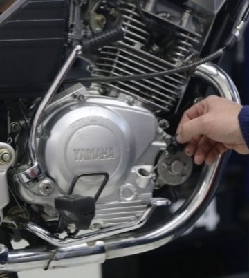 Operaciones de Servicio y Mantenimiento Preventivo de la Motocicleta 