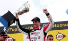 Matías Rossi festejó en el inicio del Top Race