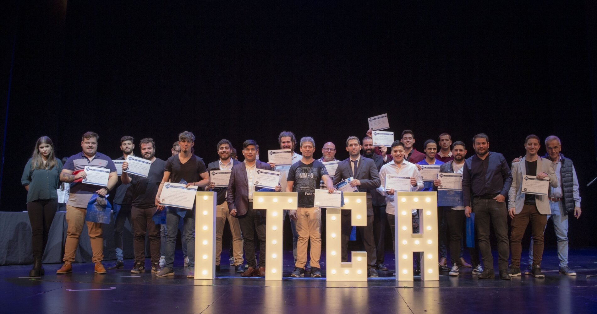 */ITCA realiza su Acto de Graduación en el Teatro Metropolitan Sura de la Ciudad de Buenos Aires./*